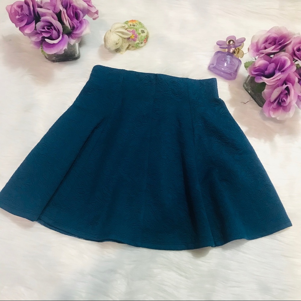 🦋Forever 21 Navy skirt